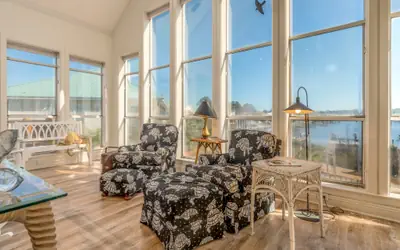 At Ease - 535 Barcelona