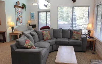 Seven Springs 3 BR Condo, Loft and Mountain Views!