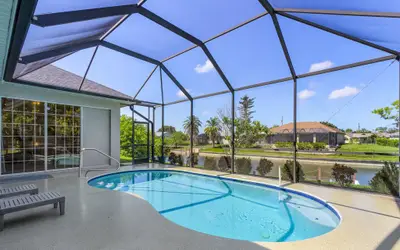 Blue Oasis - Saltwater Pool, Dock, Dog-Friendly