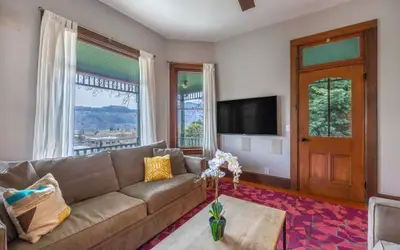 Historic Roe Parker 30 night minimum