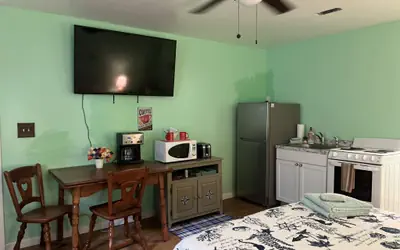 Studio Apt. at the BoatHouse - Water Front, Pet Friendly,  WiFi,  Smart TV