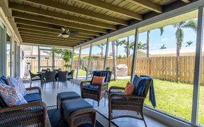 5027 Paradise Palms Stylish Retro 3BR, Screened Patio