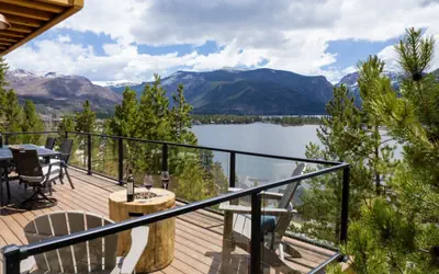 Ski Shores: The Lodge