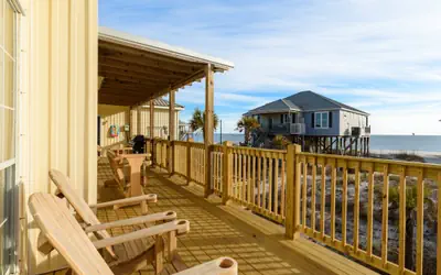 Coconut Breeze - 105 St Dennis