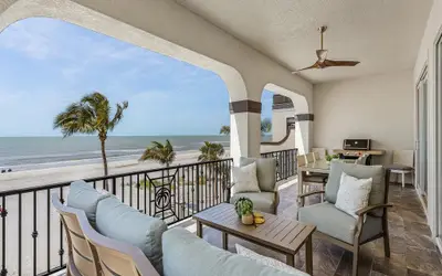 3134 Sunset Tides Gulf-Front 5BR: Pool, Spa, Stunning Views