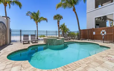 3132 Coastal Tides Beachfront 5BR: Heated Pool, Spa