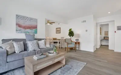 Beautiful Beachy Vibes, 1 House To The Sand