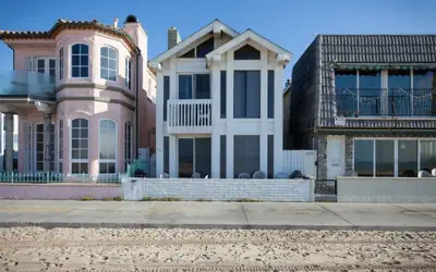 4 Bdr Beachfront Upper Unit W/ Ocean Views: 3112