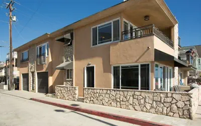 Beachfront 2Bdr + Studio Close to Newport Pier:
