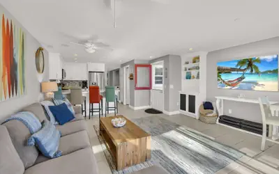 Beautiful beach house, 2 blocks to the sand