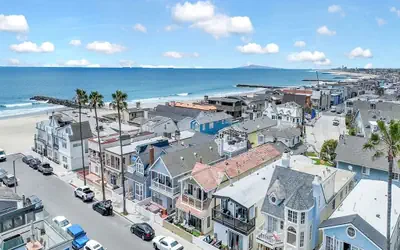 Stylish Renovation w/ Large Patio Steps To Sand