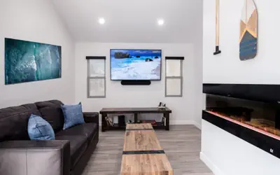 Gorgeous + Modern Oasis. Steps to the Beach