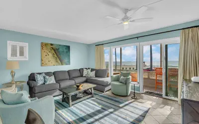 Next To The Newport Pier w/Ocean View Deck