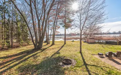 Cozy Lakefront Studio On Long Lake!