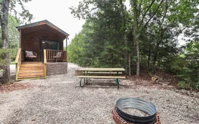 #10 Toronto Lake Cabin in Woods ~ Walk to Water