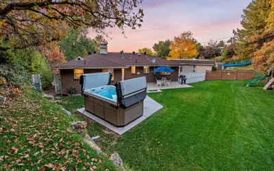 Family+Ski Oasis: 7BR ★ 16-Person Spa ★ Mins to Skiing