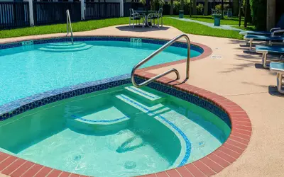 * Comfy Inside * Updated * Beach 50 yards away