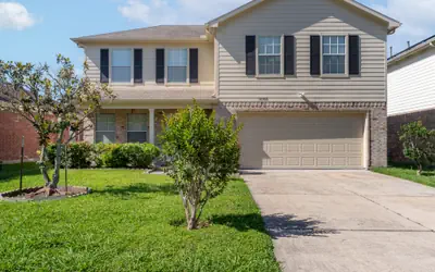 Spacious 4BR Houston Retreat | Fire Pit · BBQ · Smart TV | Near Sugar Land & NRG