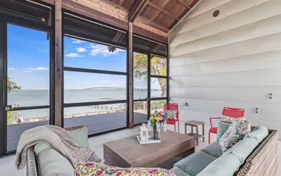 The Cape House 6031RPF