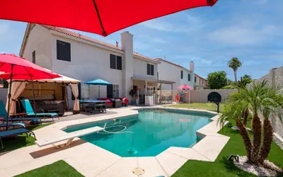 Copper House | 5BR + Pool, Hot Tub & Game Room | Sleeps 14 | Near Westgate & State Farm Stadium