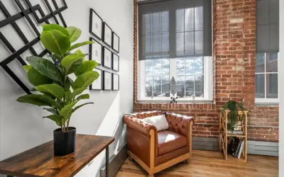 Unit 120 : Regal Urban Pet Friendly Loft - King Size Bed