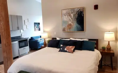 Unit 420: Contemporary Getaway