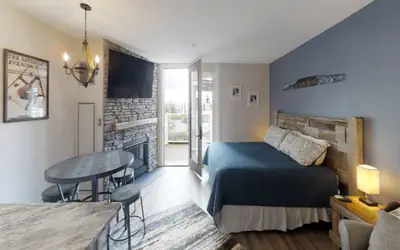 Seneca #016 - Brigham Studio Condo