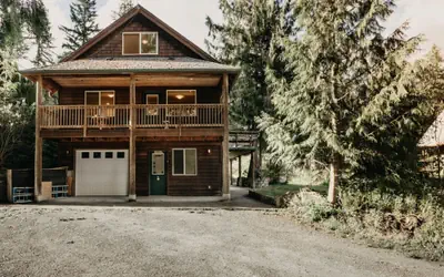 77MBR - Wi-Fi - Fireplace - Pets Ok - BBQ