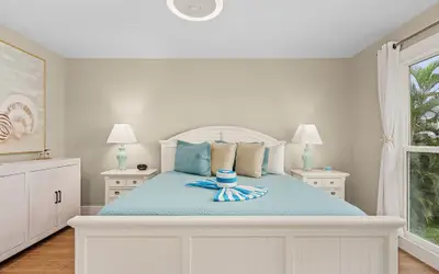 Mandalay By The Bay 3BR, Screened Patio, Beach Access