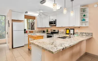 Big Island Keauhou Surf & Racquet 4-103