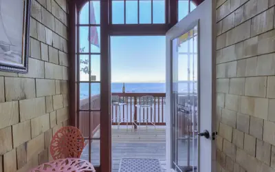 3946 Listen to the Waves