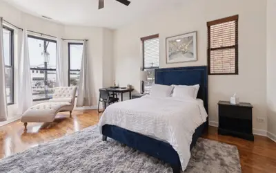 Apartment Near Downtown & UChicago