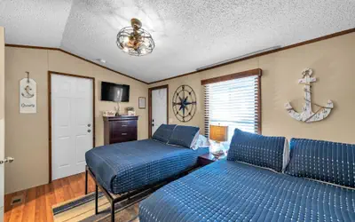 Nautical Nest (Suite 2) - Lodges at Fossil Creek