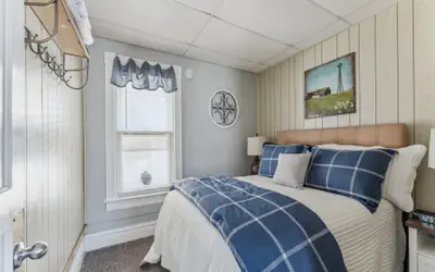 2BR Near Niagara Falls | Parking + WiFi