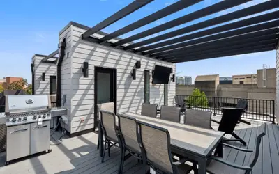 New Modern Townhome with Rooftop Patio