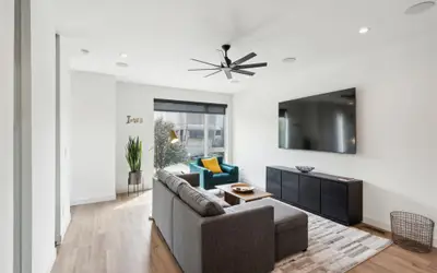 New Modern Townhome with Rooftop Patio