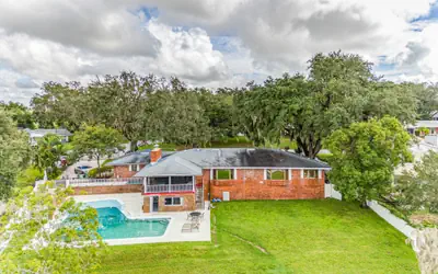 Comfortable 4BR Lakefront: Restful, Pool, Private - Near Legoland, Bok Tower & Disney