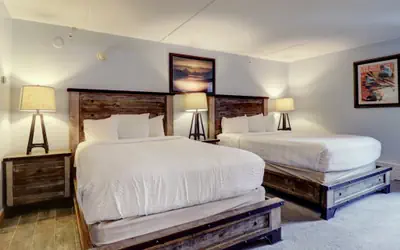 MP506H Mountain Plaza Hotel Room Hot Tub