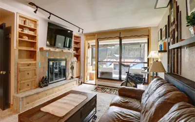 MP615 Mountain Plaza Center Village Condo 2BR 3BA Hot Tub