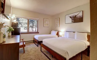 AN104A Anaconda Hotel Room