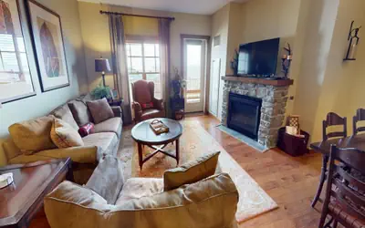 Soaring Eagle 202- Brigham Two Bedroom Condo