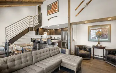 Luxury Snowmass Retreat Remodeled 2BR Loft w/ Deck - E3