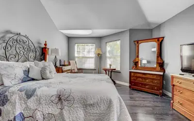 Paradise Hills Oasis