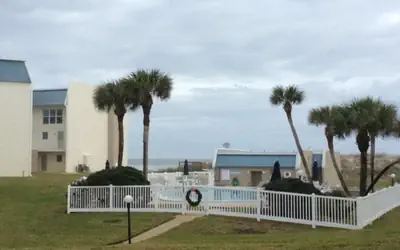 Tradewinds 151, Beach Condo, Poolside Relaxation