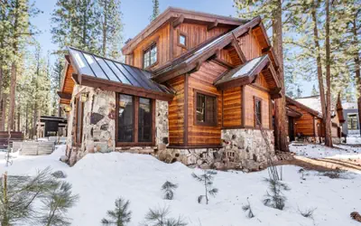 4BR Cabin w/ Hot Tub – Ultimate Truckee Escape