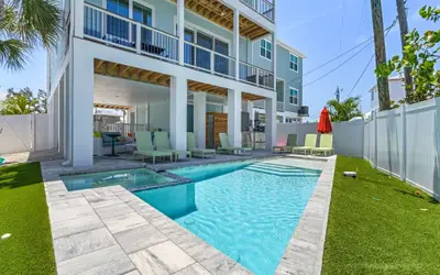211 Blue Palm: NEW Spacious 5-Bedroom Pool Home Steps from Beach