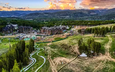 One Ski Hill Escape 8308