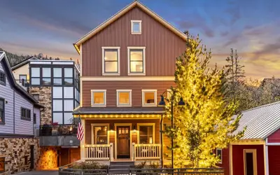 The Peak at Town Lift