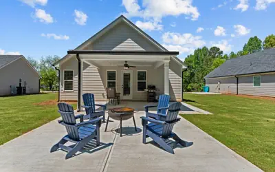 The 54th Cottage Close to Commerce Shopping