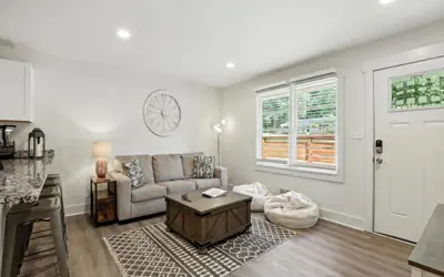 Athenian Haus with Grill